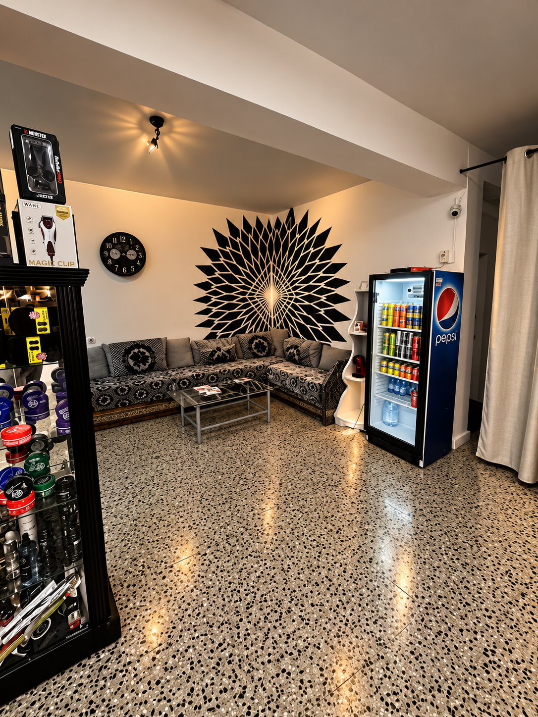 Zona de espera real de BRAVIK Barbershop, publicada en su web oficial